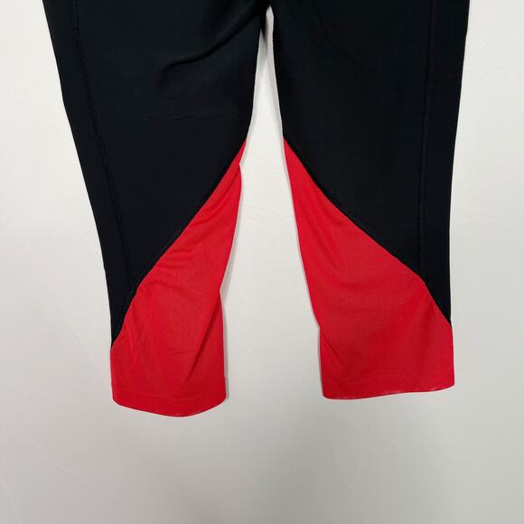 Nike Womens Medium M Black Red Dri Fit Cropped Capri Leggings Workout Activewear - Picture 8 of 10